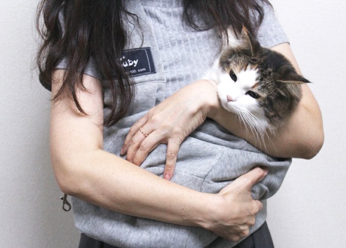 知ってた？ キャリー派のネコが嫉妬する“抱っこカバン”があるんです