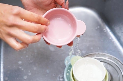 色味と形状と質感が好印象な「コンビ」 離乳食食器セットおすすめ イメージ