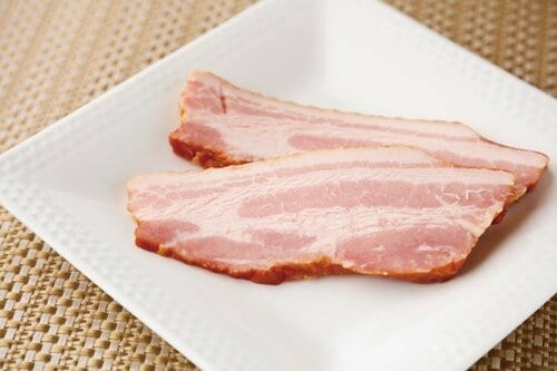 フルーティーな香りでサッパリ食べられる上品な燻製肉 イメージ2