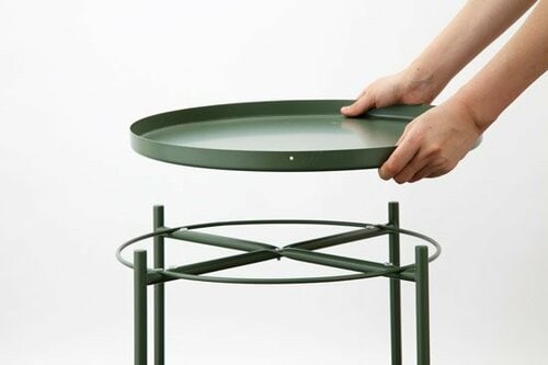 置くだけでサマになる！ 室内外で使えるトレイテーブル イメージ3