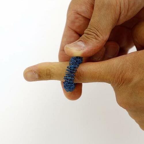 指の凝りをほぐすペーパースカイ「フィンガーマッサージリング」 イメージ2