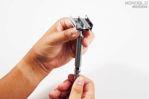 ▼シック「クラシック ダブルエッジメタルホルダー」 両刃カミソリおすすめ イメージ