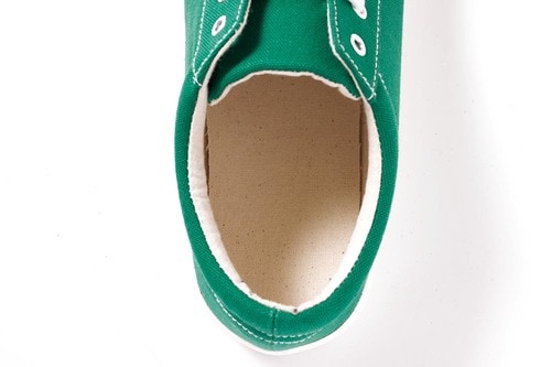 アイテム6：GU「キャンバススニーカー」 イメージ2