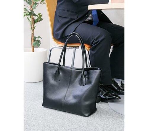 ふにゃふにゃバッグをシャキッとカバンが自立する「骨」を注入！ イメージ4