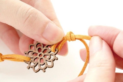 100均アイテムでオリジナルアクセサリーをハンドメイド
