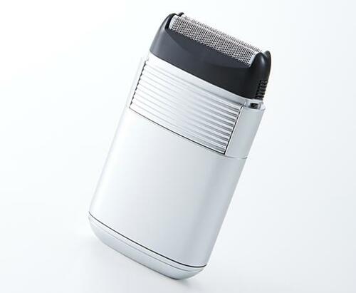 4位: 深剃りできるが肌がヒリヒリする貝印 KQ0369 メンズ携帯シェーバーおすすめ イメージ