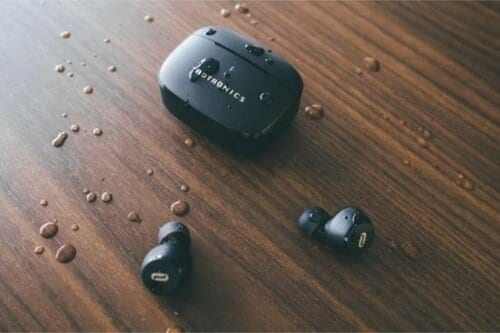 ポイント1:シャワーを浴びてもへっちゃらな防水性能 イメージ