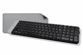 Amazonでだけ買える、お得でおすすめなキーボードとデスクマットセットのイメージ