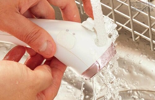 使い方3:使用後は水でよく洗う 電動洗顔ブラシおすすめ イメージ