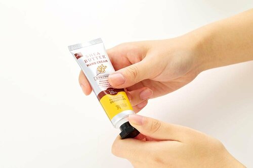 選び方5:使いやすい容器かどうか 安いハンドクリームおすすめ イメージ