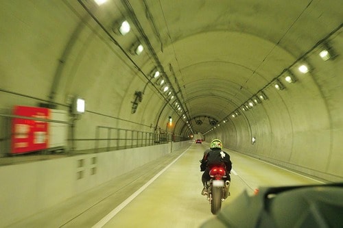 バイクブームでインカムが爆売れしてます!