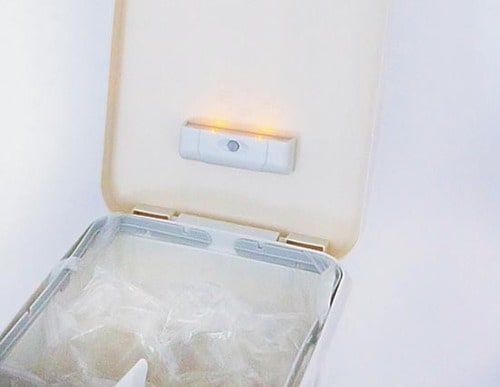 ［アイデア3］暗い部屋でも 電気を点けず捨てられます イメージ