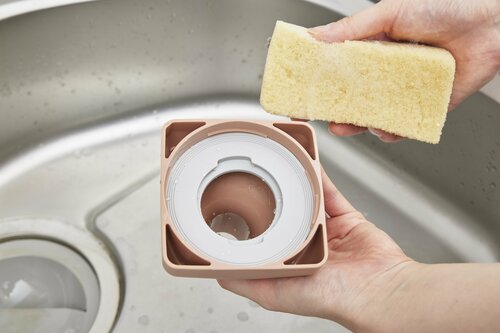 手のひらに収まるキャップが開けやすい 横置きできる冷水筒おすすめ イメージ5