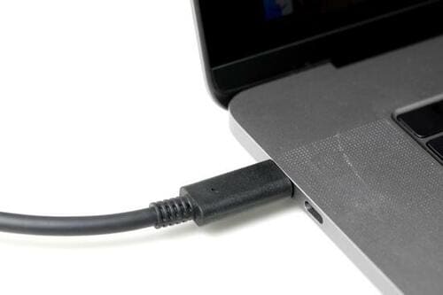 モニターの接続は 「1本のケーブル」でOKでした イメージ2