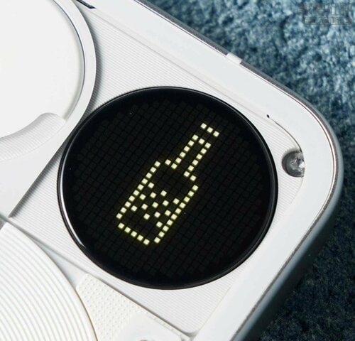 <ここがポイント>遊び心があるサブ液晶! ハイエンドスマホおすすめ イメージ2