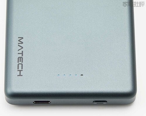マテックは割と視認性良好 ワイヤレスモバイルバッテリーおすすめ イメージ