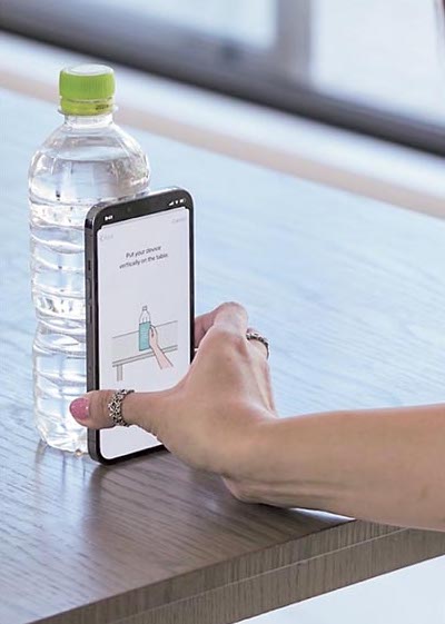 STEP1:アプリを起動してスマホを立てる