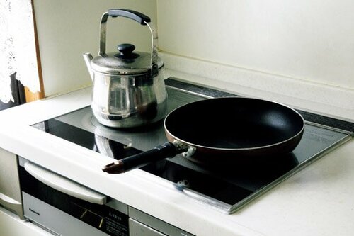 【A評価】絶妙なカーブで密着すき間をふさぐフレームカバー イメージ2