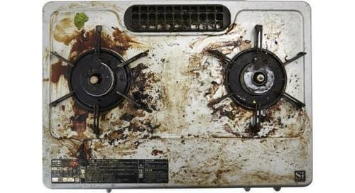 掃除ワザ7：「マジックリン＋お湯」で泡を密着！ イメージ7