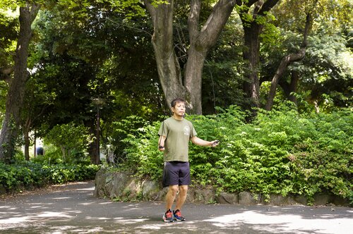 5位:スムーズな回転の「アディダス」