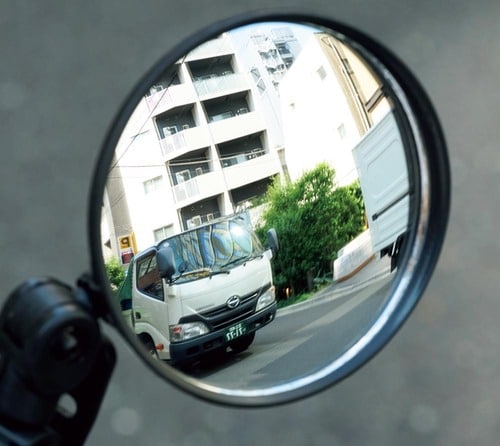走行時の視界：ハンドル形状にやや左右されるも良好 自転車用ミラーおすすめ イメージ