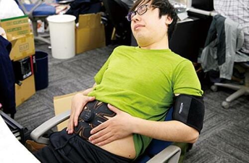 家トレに最適!腹筋を鍛える「腹筋ローラー」 イメージ2
