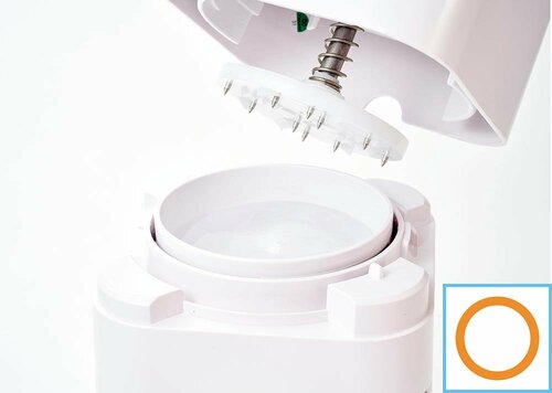 山善「電動かき氷器 ふわふわかき氷機 製氷カップ4個セットYSIA-F25/YSIC-2P」の本体の中身