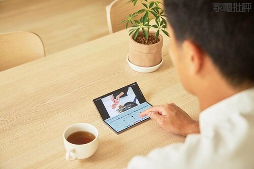 大画面で読書や動画を満喫! サムスン電子ジャパン「Galaxy Z Fold6」おすすめ イメージ4
