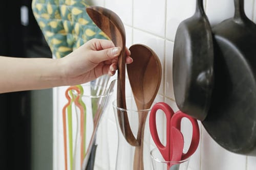 【アイデア7】調理ツールはガラスカラフェで整える イメージ