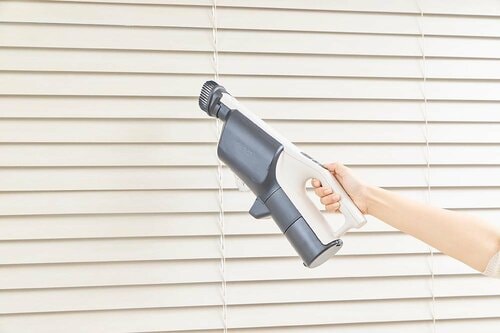 選び方4：軽さだけではない扱いやすさもチェック コードレス掃除機おすすめ イメージ