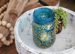 「100均のビン」を振って作る！ 自分好みのキャンドルスタンドが欲しいならコレ