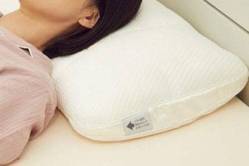 ニトリ「高さ10ヵ所調整できる枕（パイプ）」 イメージ3