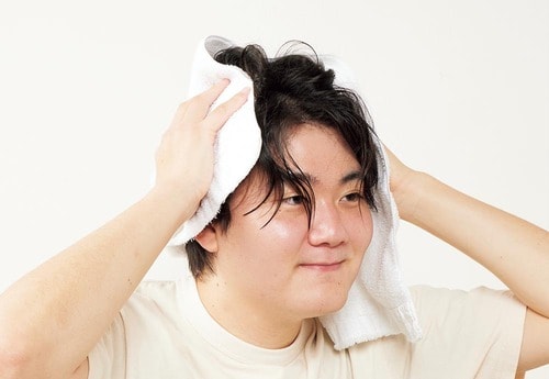 1:タオルドライ メンズヘアミルクおすすめ イメージ