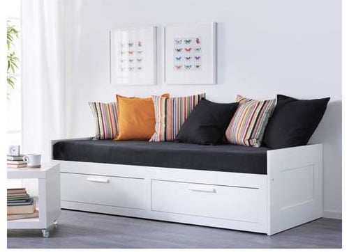 引き出しの収納量重視ならIKEA!ダブルベッドにも変身しちゃいます