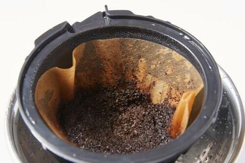 紙のフィルターは後片付けがラク!豆の油分がろ過されてスッキリした味に