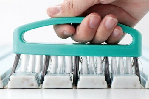 お風呂のフタのミゾの汚れを一掃！ かゆい部分に手が届く感覚です イメージ3