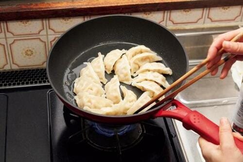 ひと手間でお店で焼いたような味に最後のゴマ油ちょい足しが決め手 イメージ3