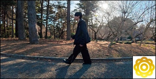 昼間の人物：奥に写っている木々まで精細 アクションカメラおすすめ イメージ