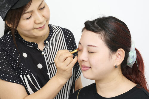 <!--td {border: 1px solid #cccccc;}br {mso-data-placement:same-cell;}--> テスト1:仕上がり アイプチおすすめ イメージ