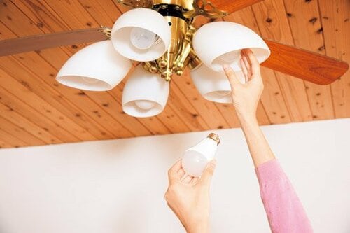 LED電球は長く使う場所から交換の順序を考えて！ イメージ