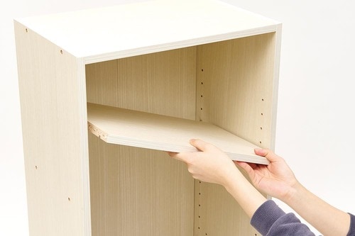 ステップ2：棚板をつけて背板を固定する イメージ