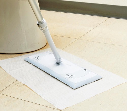便座にも床掃除にも使えるのもメリット 流せるトイレクリーナーおすすめ イメージ
