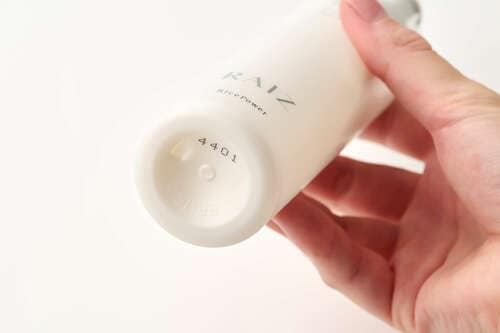 使用感:容器はかなり細め クレンジングミルクおすすめ イメージ