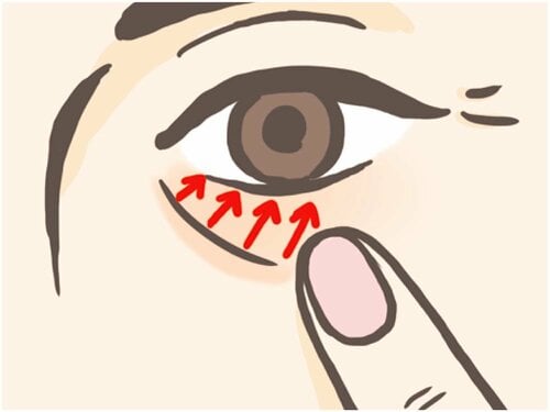 2:目のほうに向けて指のはらで優しくぼかす メンズコンシーラーおすすめ イメージ