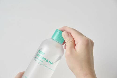 使用感：フタのつまみが浅く爪で開けるしかない シカ化粧水おすすめ イメージ