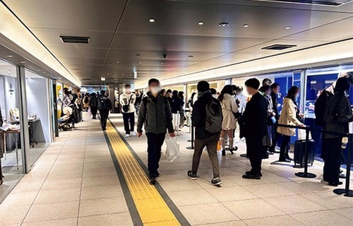 1F:吹き抜けエリア 東京駅で買えるお土産おすすめ イメージ