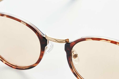 サングラスおすすめ ユニクロ ボストンコンビ サングラス ブラウン イメージ3