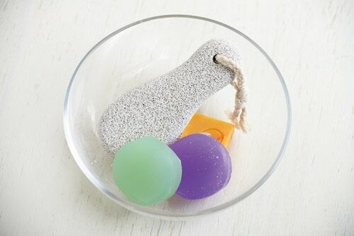 細かいものが多いお風呂場は「キッチンツール」でスッキリ収納