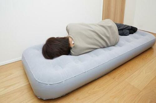 来客用や車中泊に最適！「スリムエアベッド ヴェントス」 イメージ3