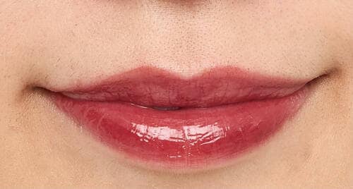 青み肌に使用 口紅おすすめ イメージ